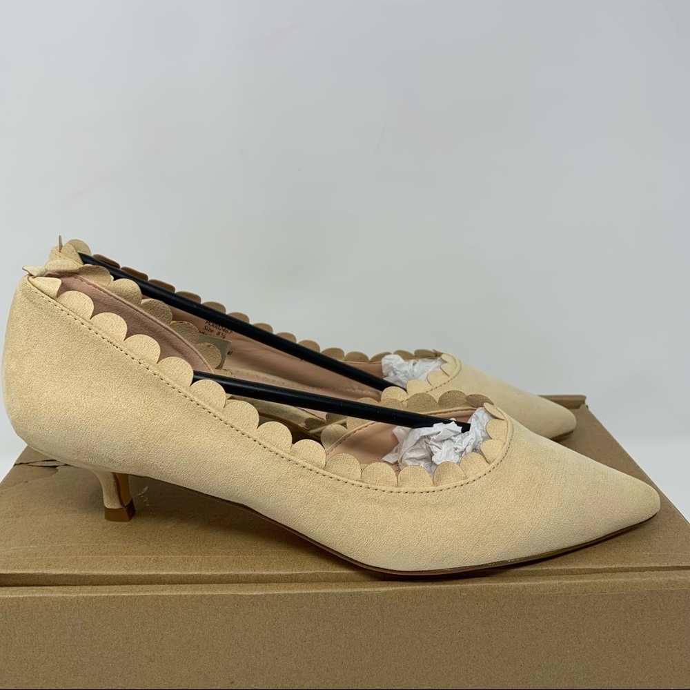 Journee Taavi Pumps
